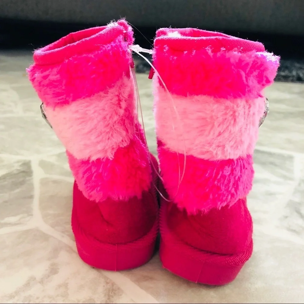 NWOT Baby pink furry striped fleece winter heart comfy warm boots size 3